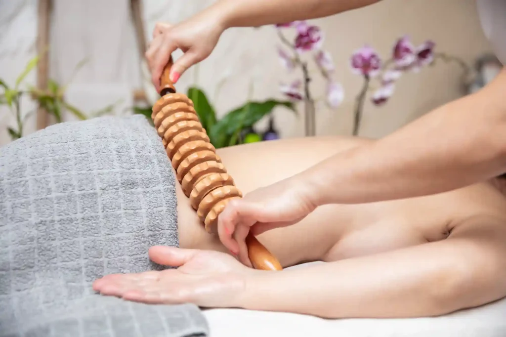 maderotherapy anti cellulite massage with wooden roller massager (1)